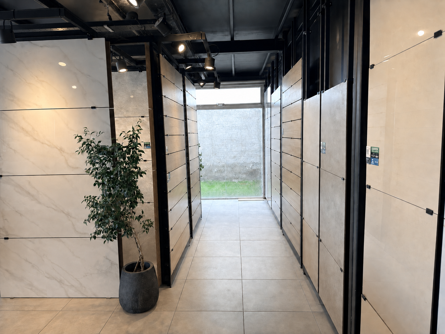 Showroom Casagres, pisos y revestimientos en exhibición