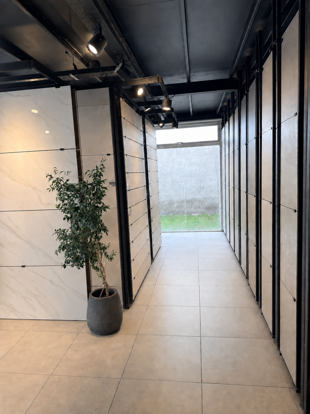 Interior del showroom de Casagres en General Roca