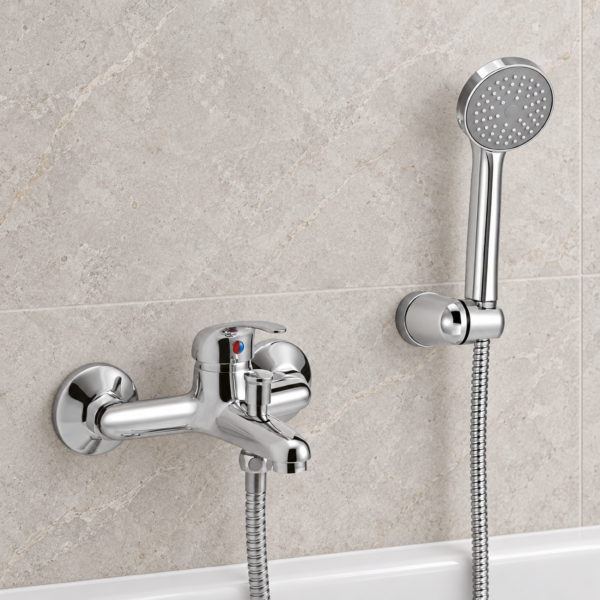 Peirano Lugo Cromo — Ducha exterior con transferencia monocomando — Ambientación